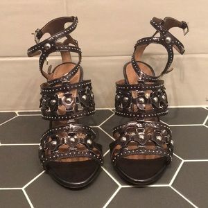 Gorgeous strappy Alaïa heels